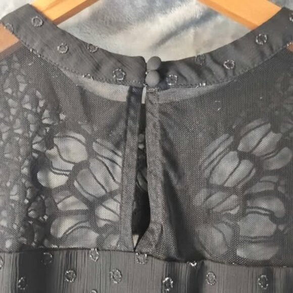 Torrid Black Sleeveless Crochet Yoke SwissDot Top 00 Dark Elegance Feminine Edge - Picture 4 of 13